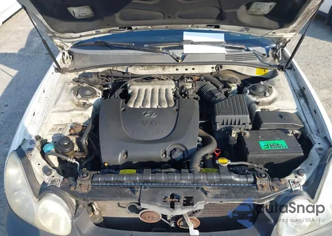 2002 Hyundai Sonata Gls/Lx from USA, damaged, VIN KMHWF35H62A699782